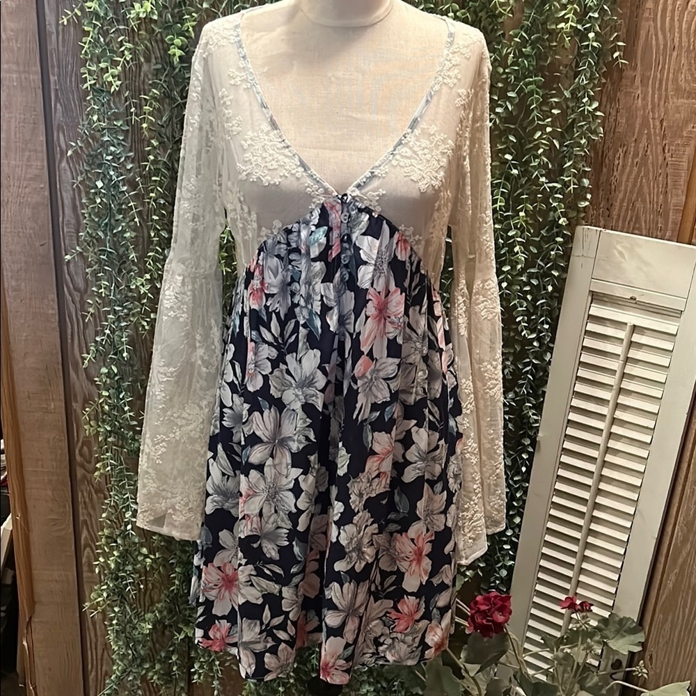 Floral Lace V-Neck Dress